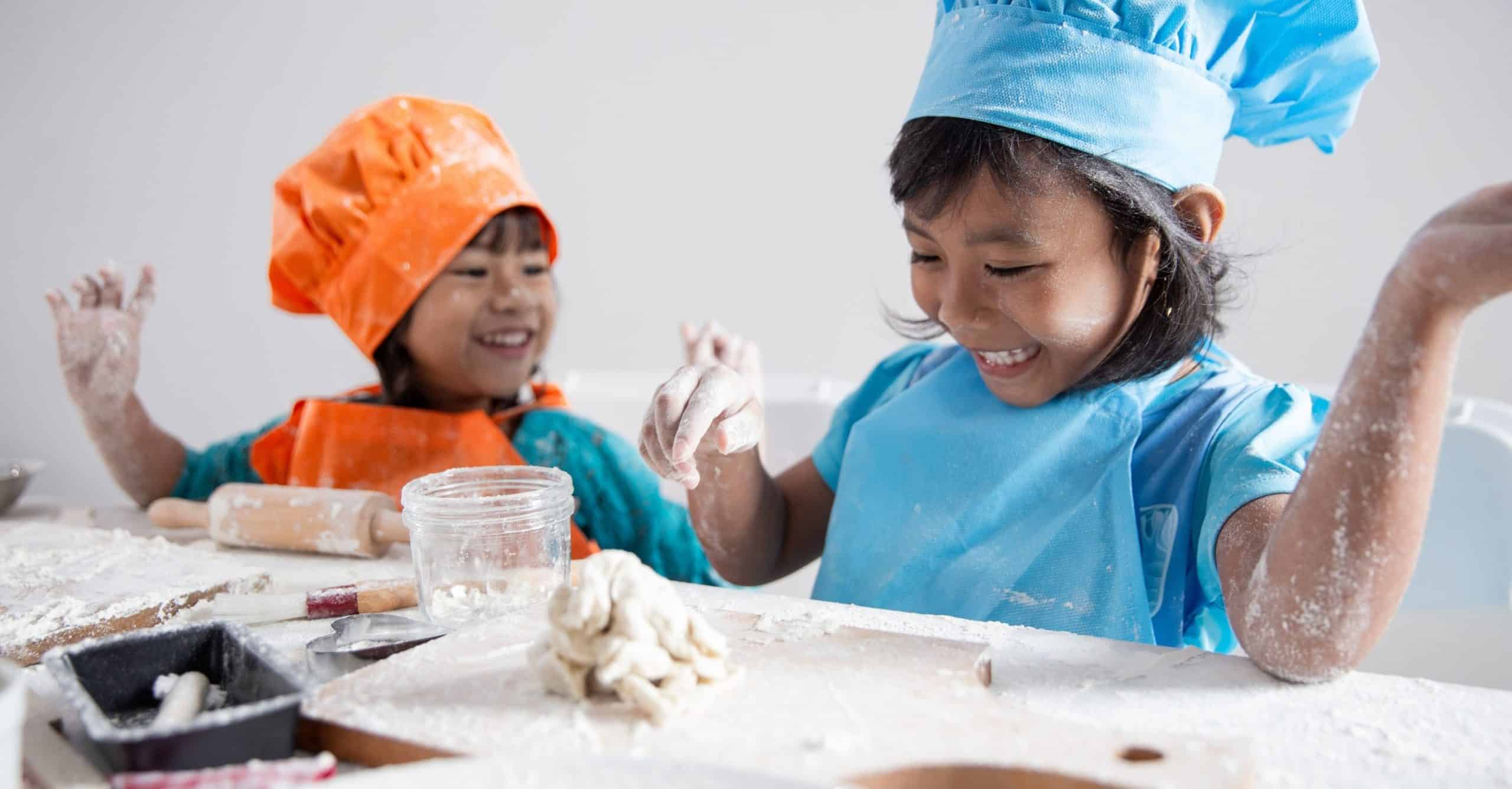 9 Easy (and Safe) Ways to Keep Toddlers Entertained in the Kitchen